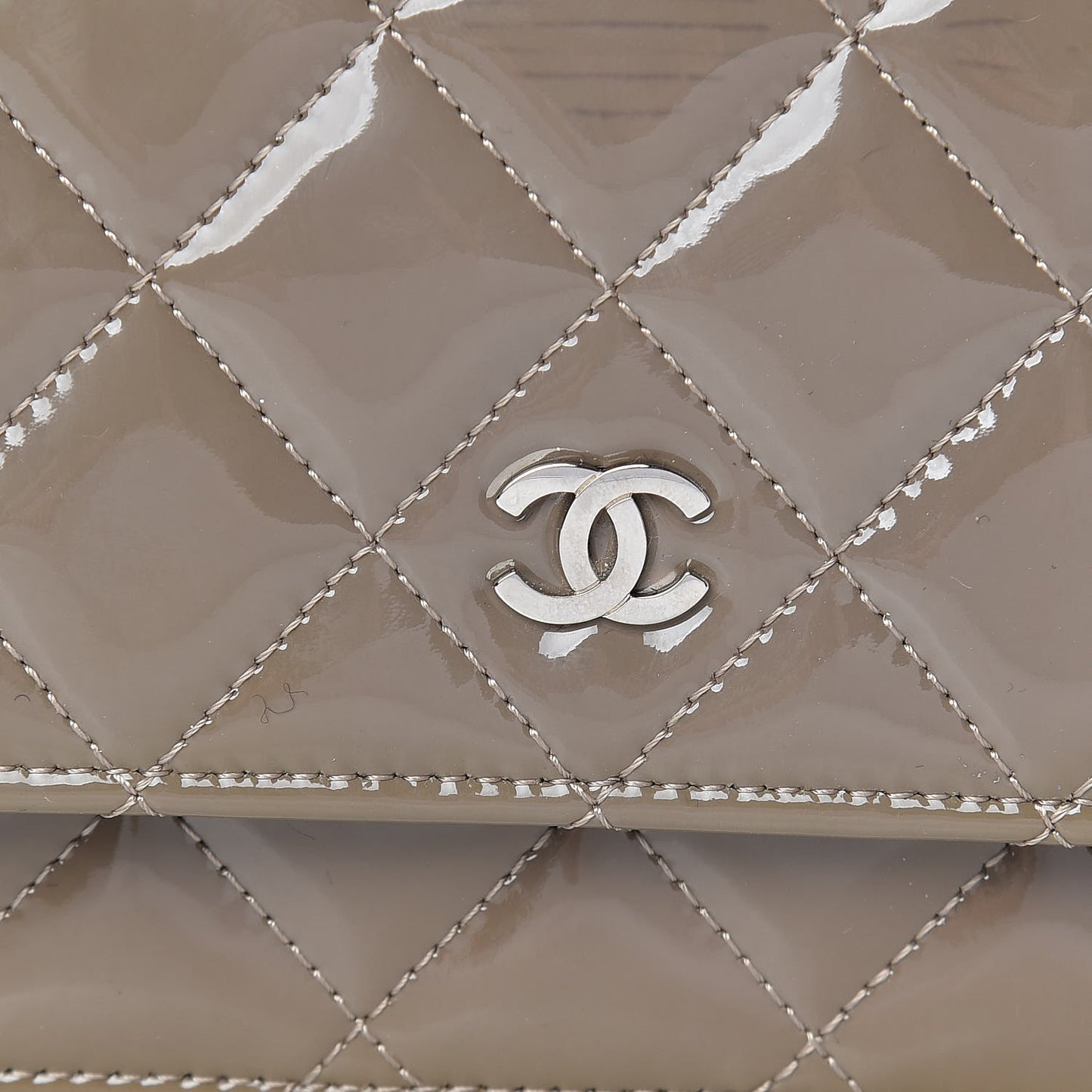 Patent Quilted Wallet On Chain WOC Grey