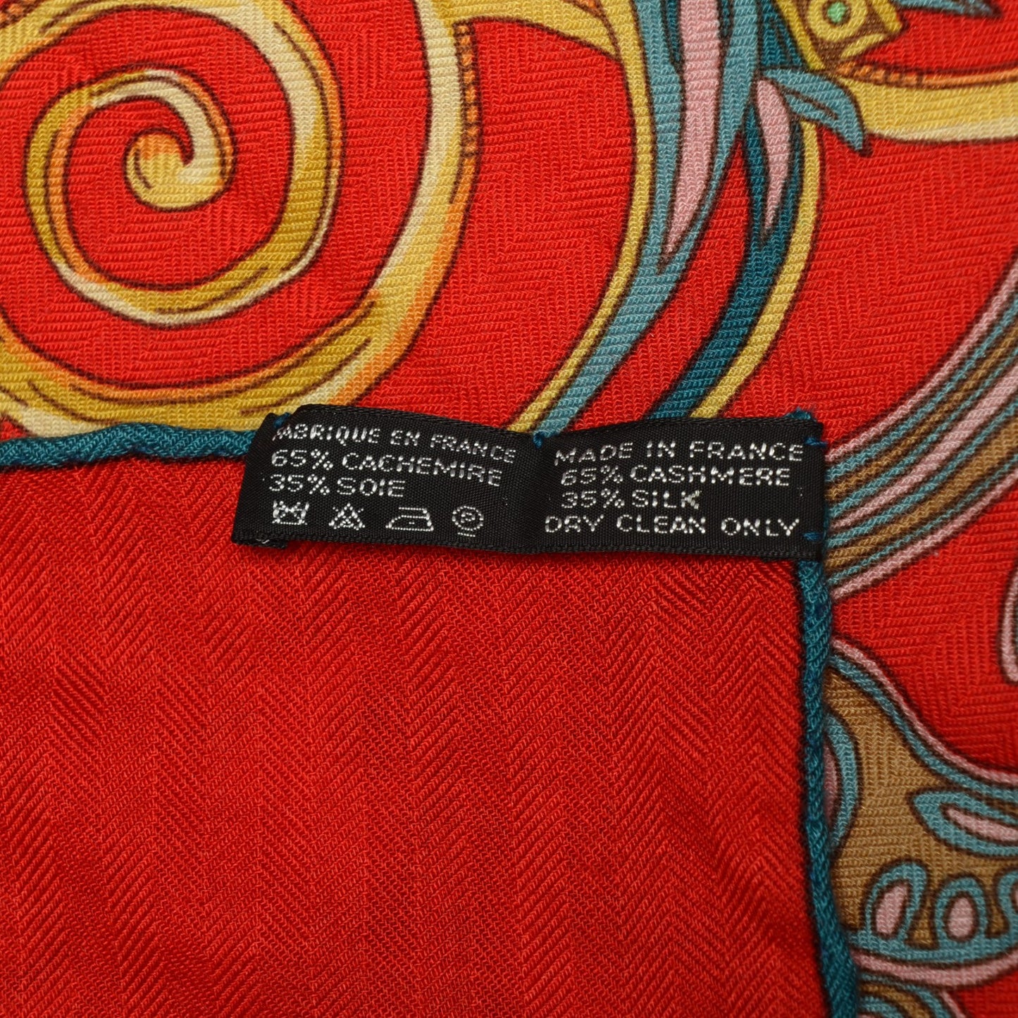 Cashmere Silk La Charmante Aux Animaux Scarf 140 Rouge Ardoise Vieil Or