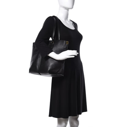 Chloe Smooth Calfskin Medium Vick Tote Black 2 of 8