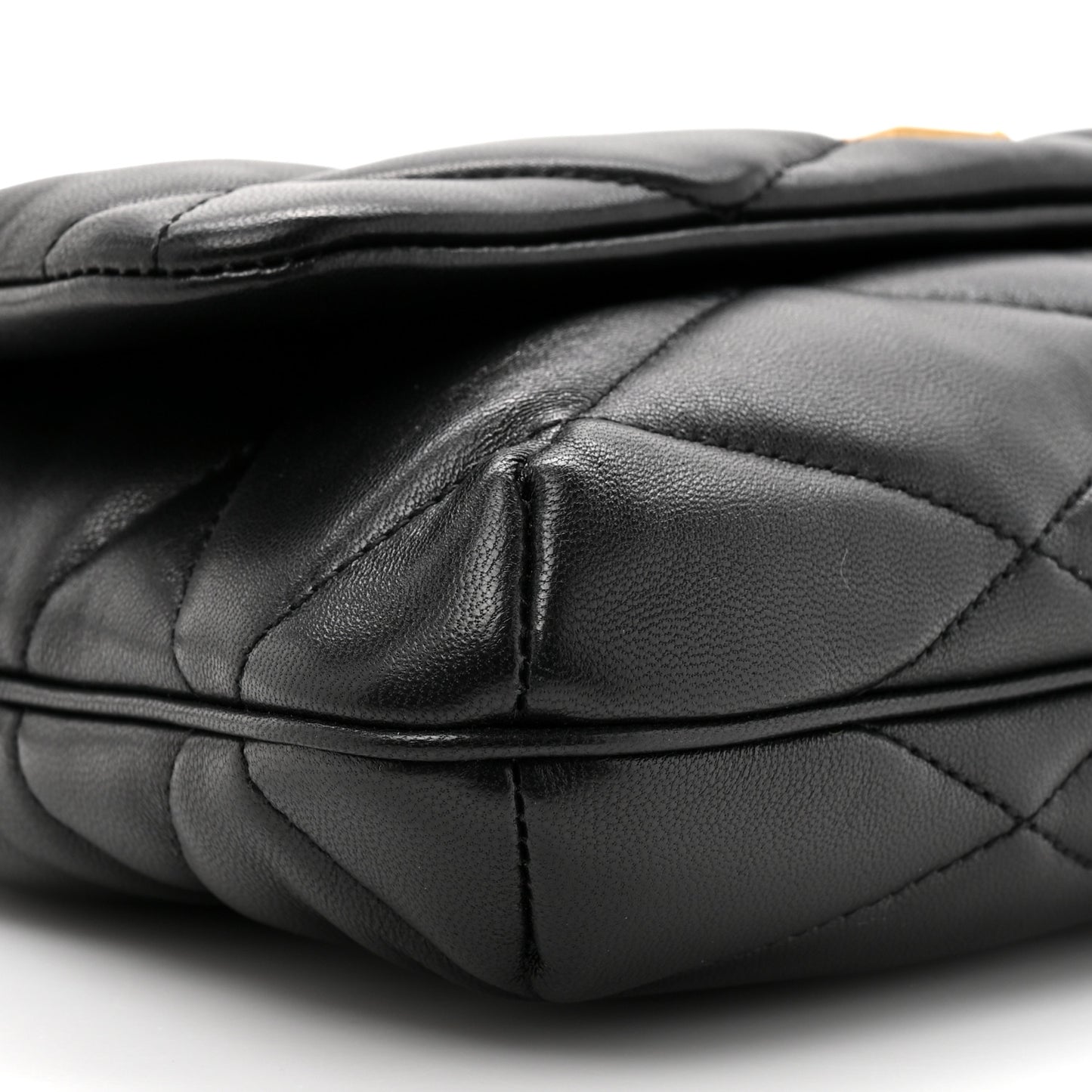 Lambskin Quilted Le 57 Diamond Shoulder Bag Black