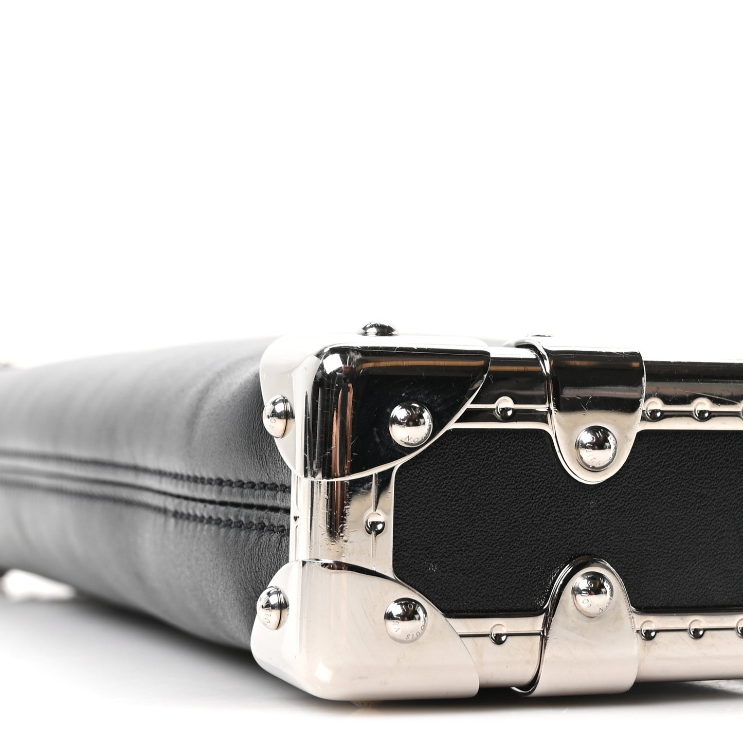 Calfskin Slim Trunk Black