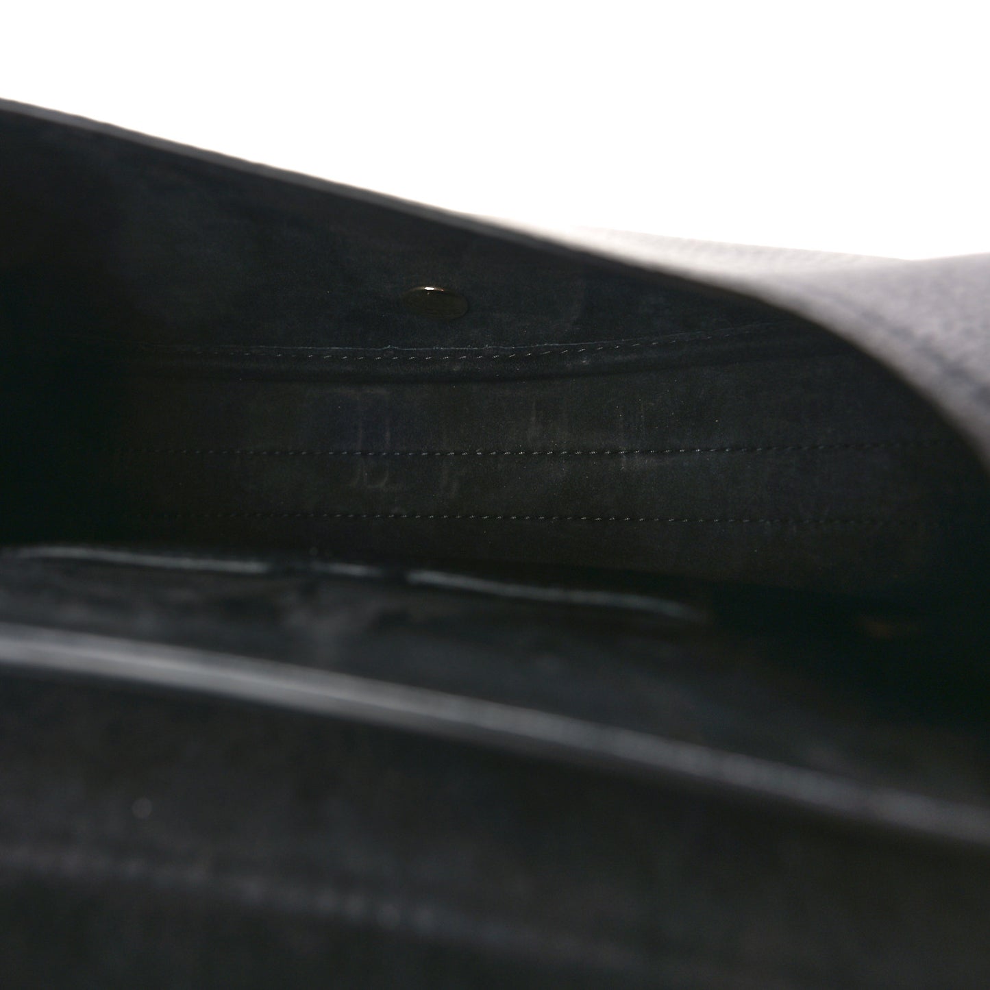 Grained Calfskin Medium Bobby Flap Black