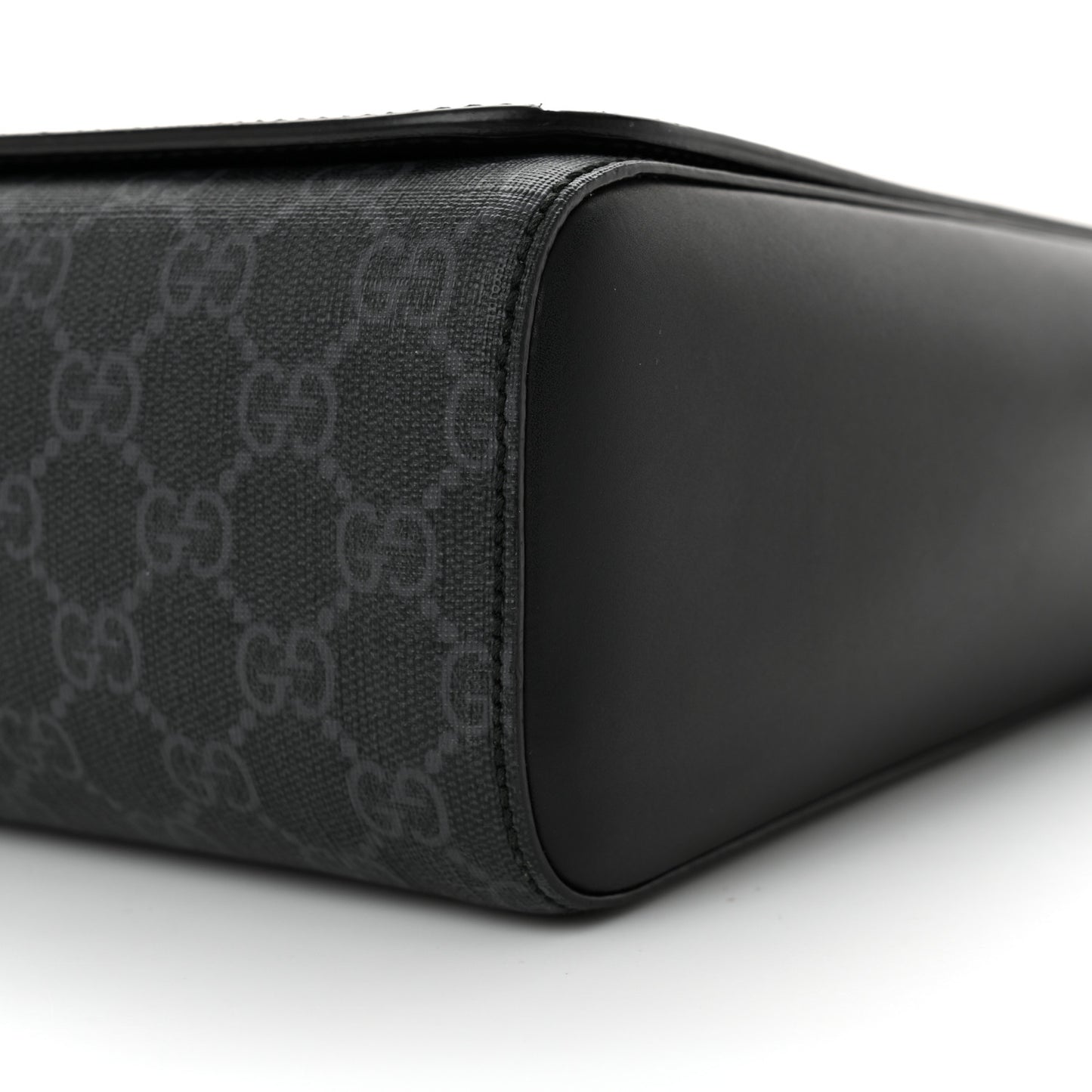 GG Supreme Monogram Night Courrier Flap Messenger Black Multicolor