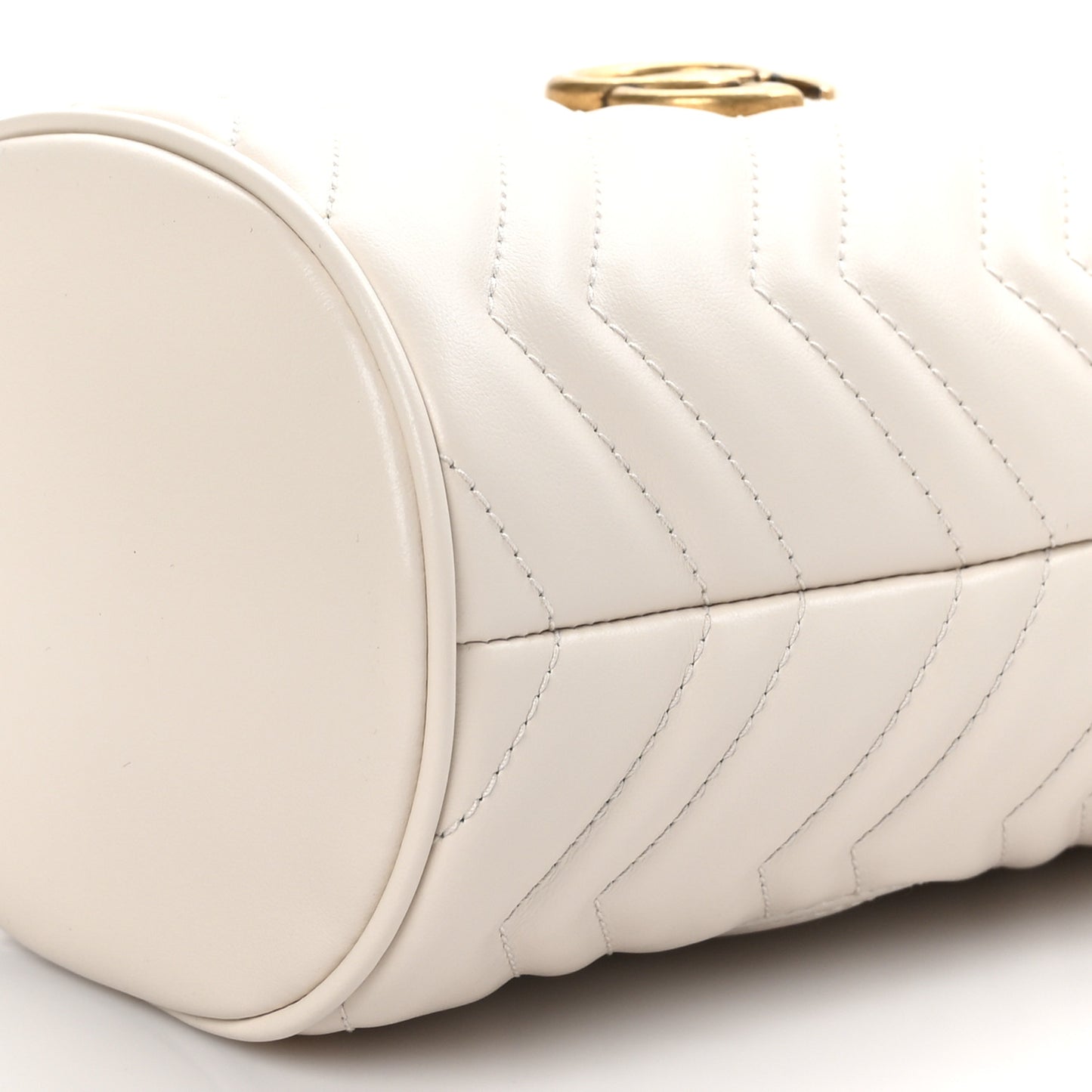 Calfskin Matelasse Mini GG Marmont 2.0 Bucket Bag White