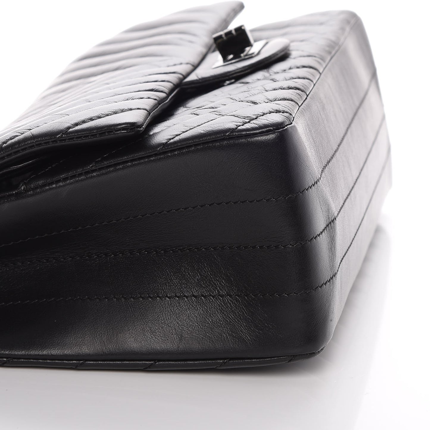 Aged Calfskin Chevron Quilted 2.55 Reissue 225 So Black