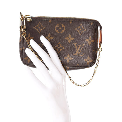 Louis Vuitton Monogram Mini Pochette Accessories 2 of 9