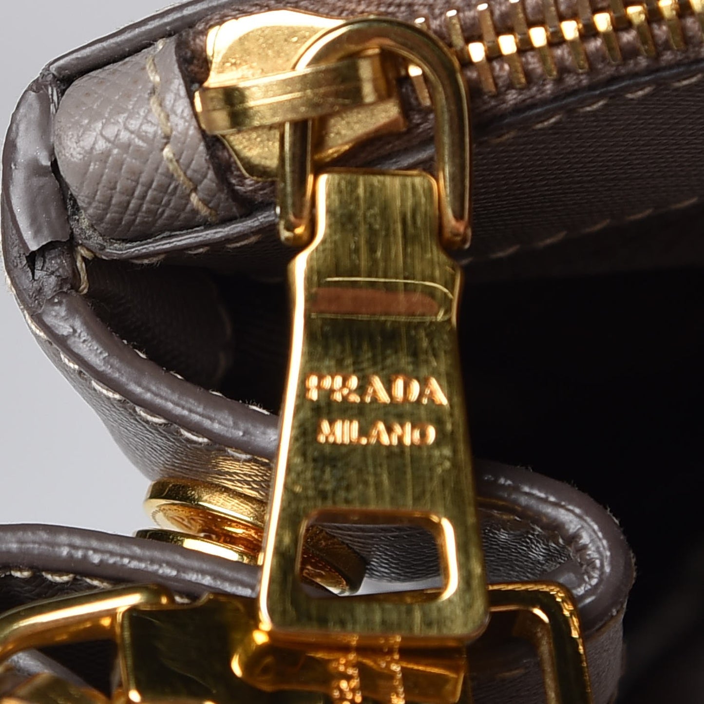 Saffiano Large Galleria Double Zip Tote Argilla