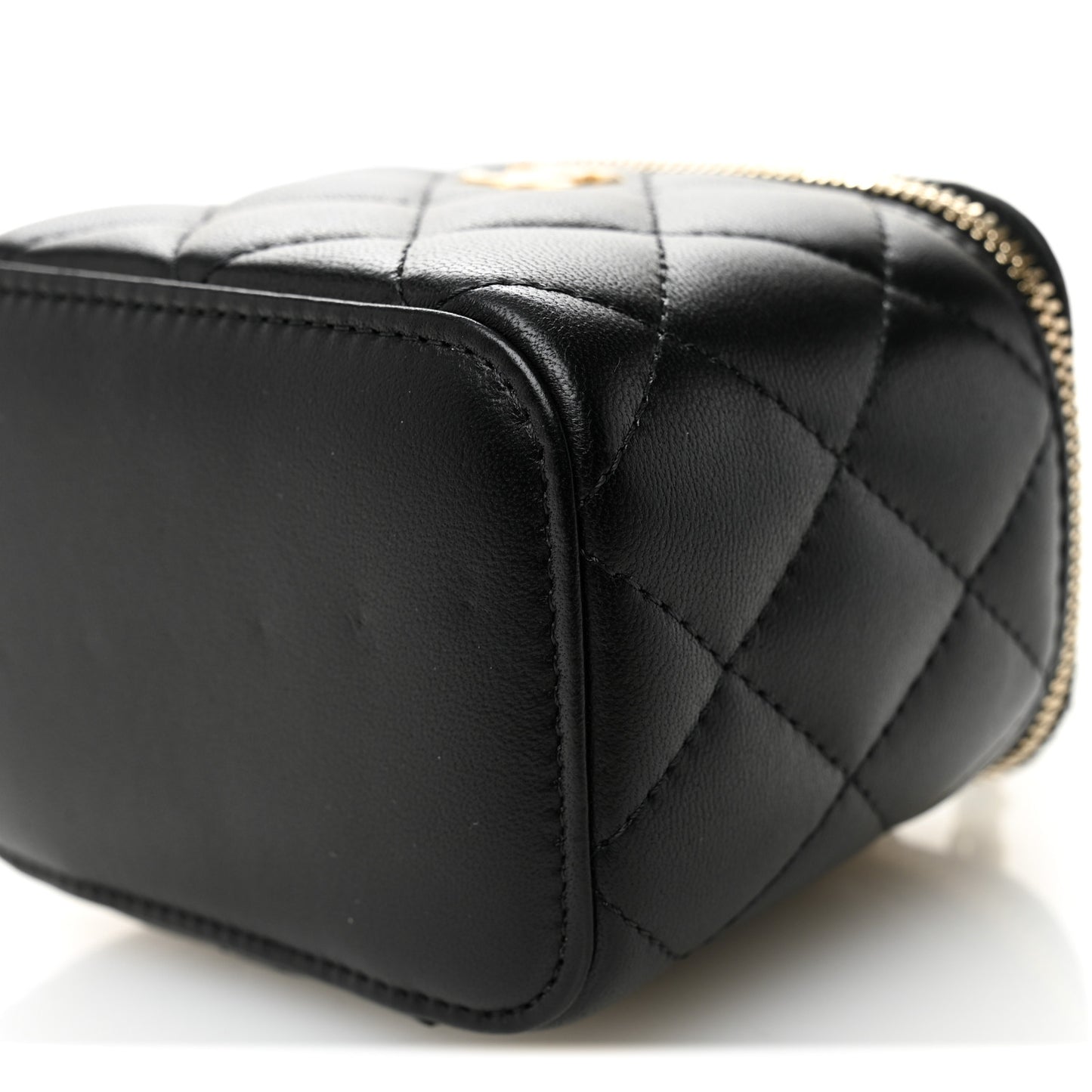 Lambskin Quilted Mini Pearl Crush Vanity Case With Chain Black