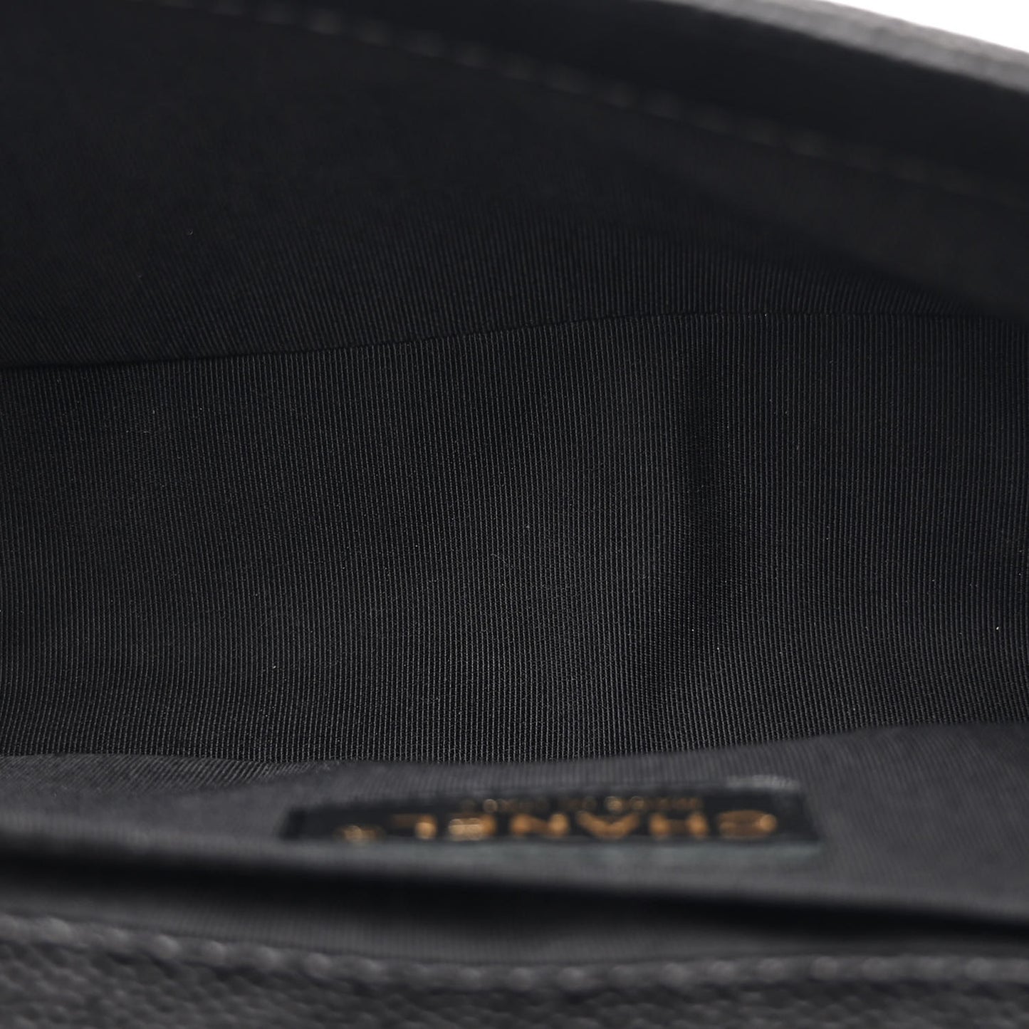 Caviar Quilted Medium Boy Flap Black