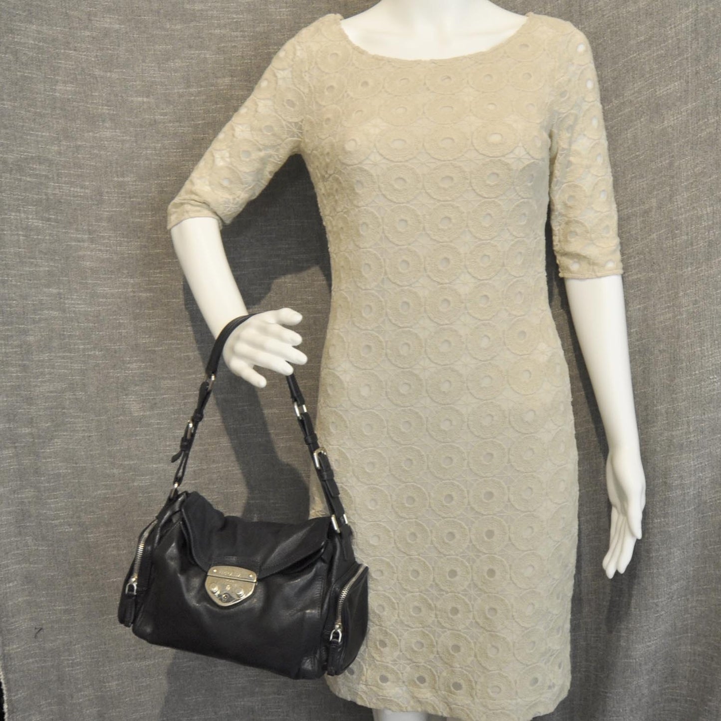 Leather Pushlock Flap Shoulder Bag Black