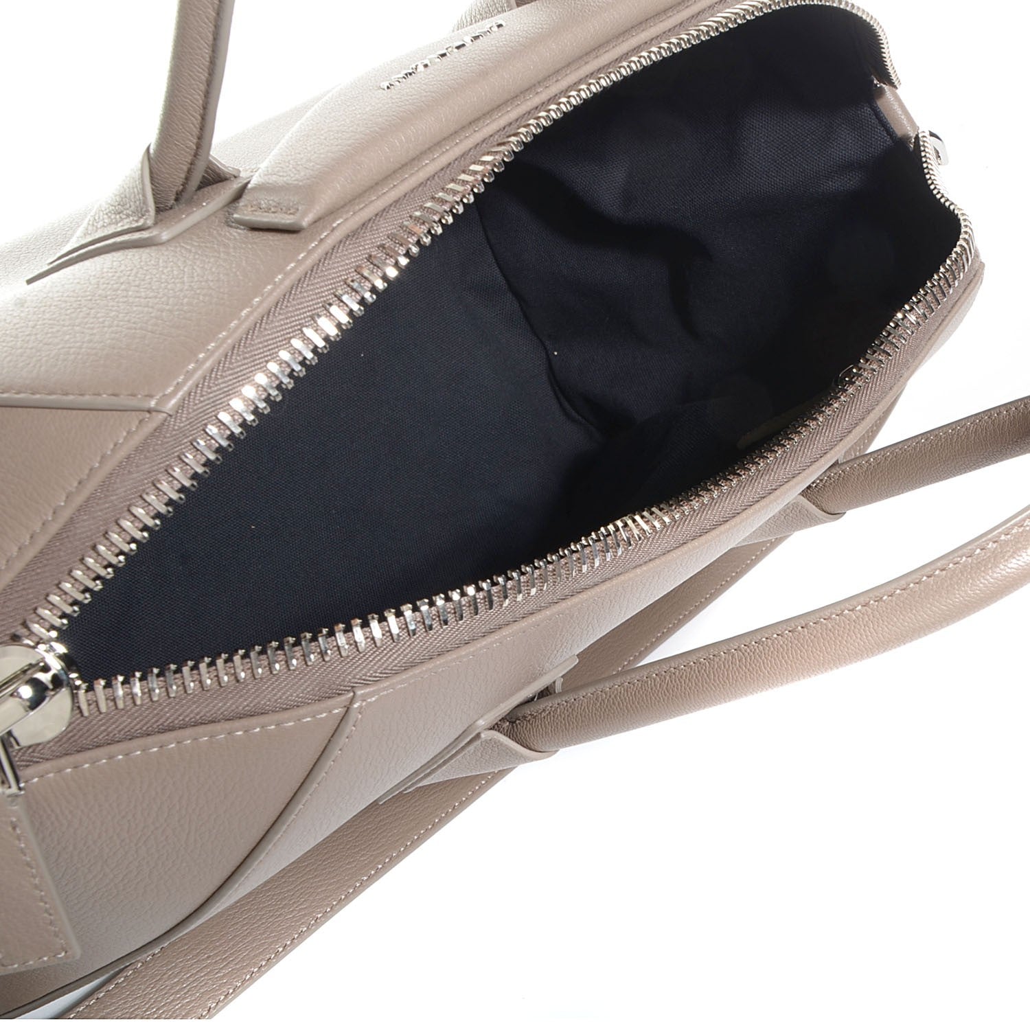 Givenchy Sugar Goatskin Medium Antigona Sand 5 of 9