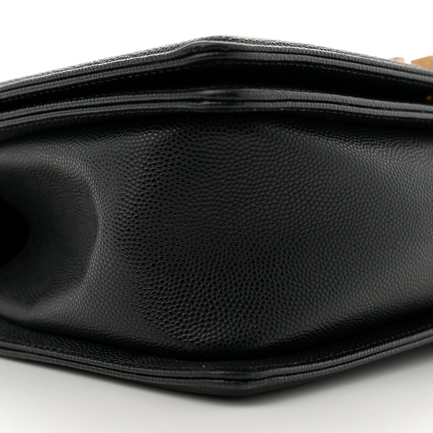 Caviar Quilted Medium Boy Flap Black