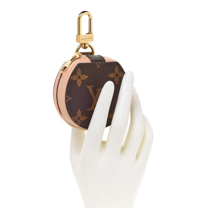 Louis Vuitton Monogram Horizon Wireless Earphones Case 2 of 7