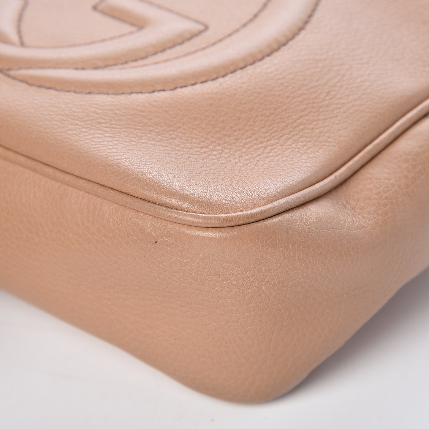 Pebbled Calfskin Small Soho Disco Bag Camelia