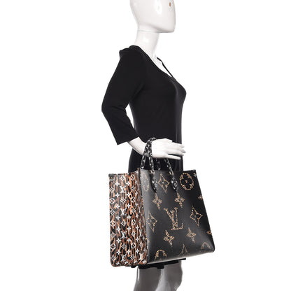 Louis Vuitton Monogram Giant Jungle Onthego GM Black 2 of 11