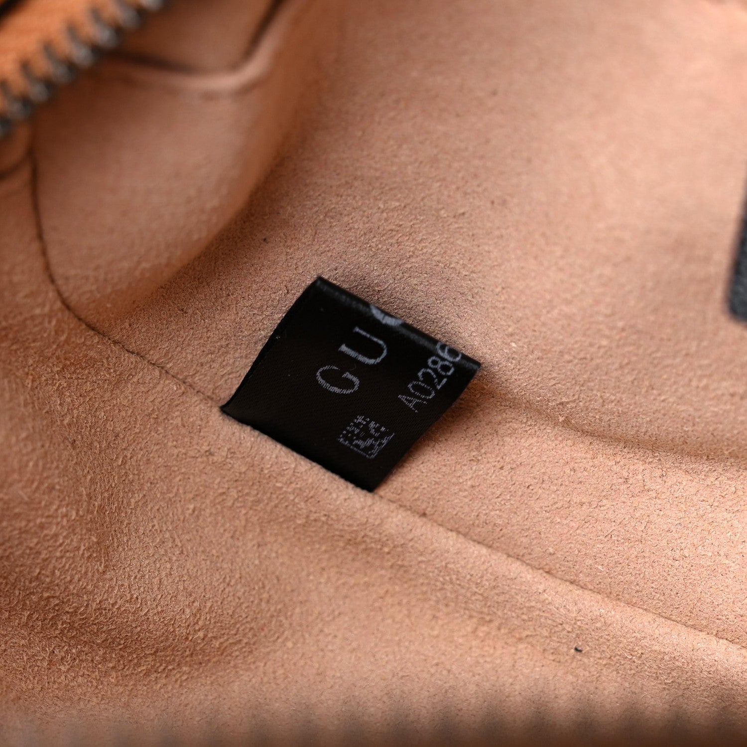 Gucci Vintage Effect Calfskin Matelasse Diagonal Torchon GG Marmont Belt Bag 85 34 Cognac 7 of 9