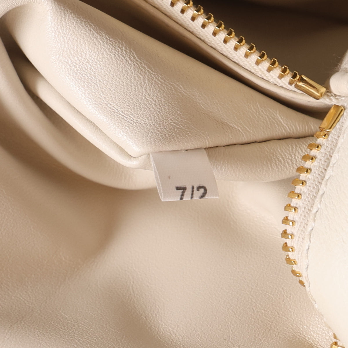 Soft Grain Medium East West Galleria Double Zip Bag White