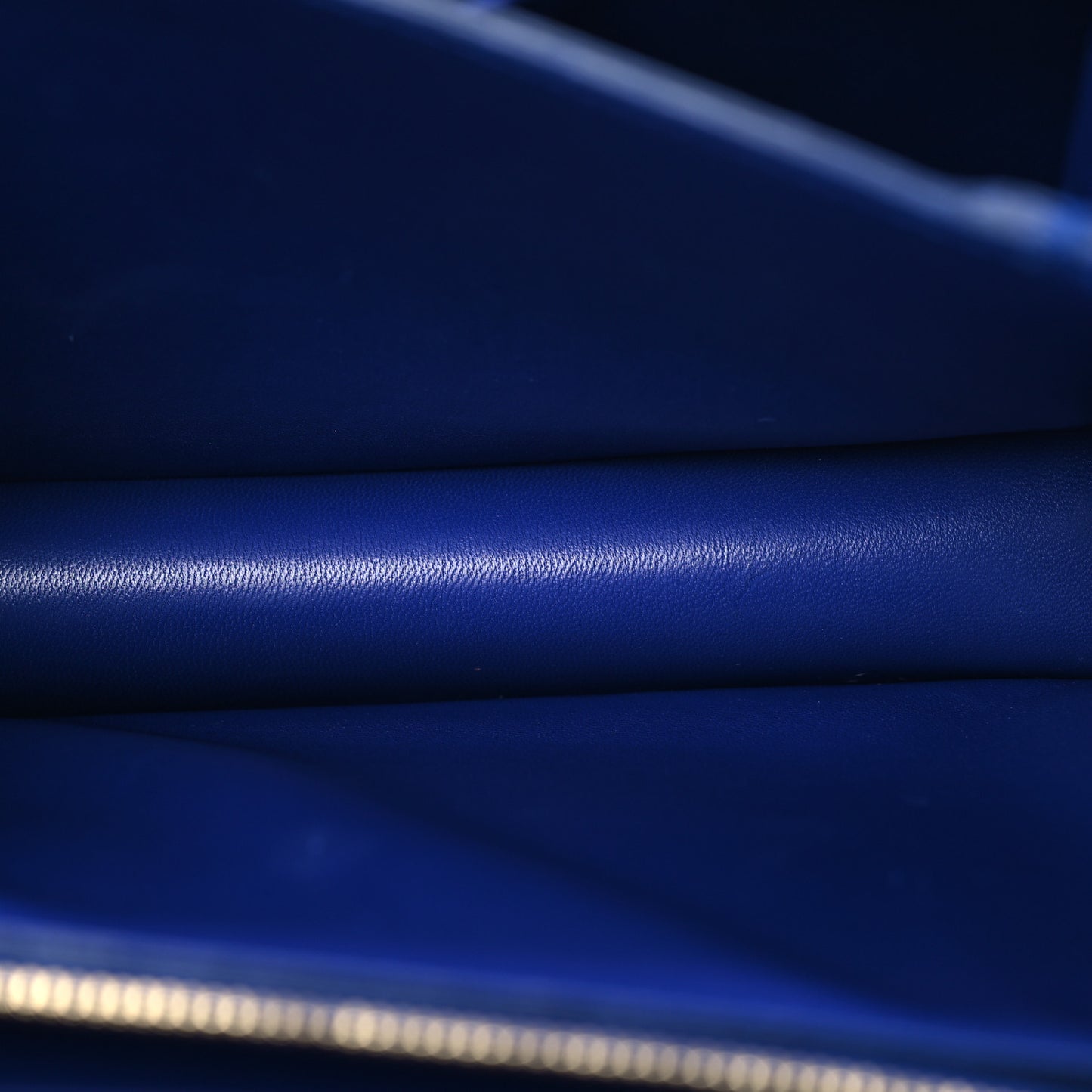 Box Calfskin Medium Classic Box Flap Bag Indigo