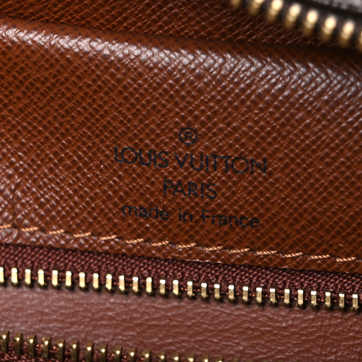 Monogram Nil 28