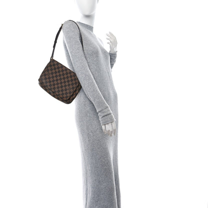 Louis Vuitton Damier Ebene Musette Tango 2 of 9