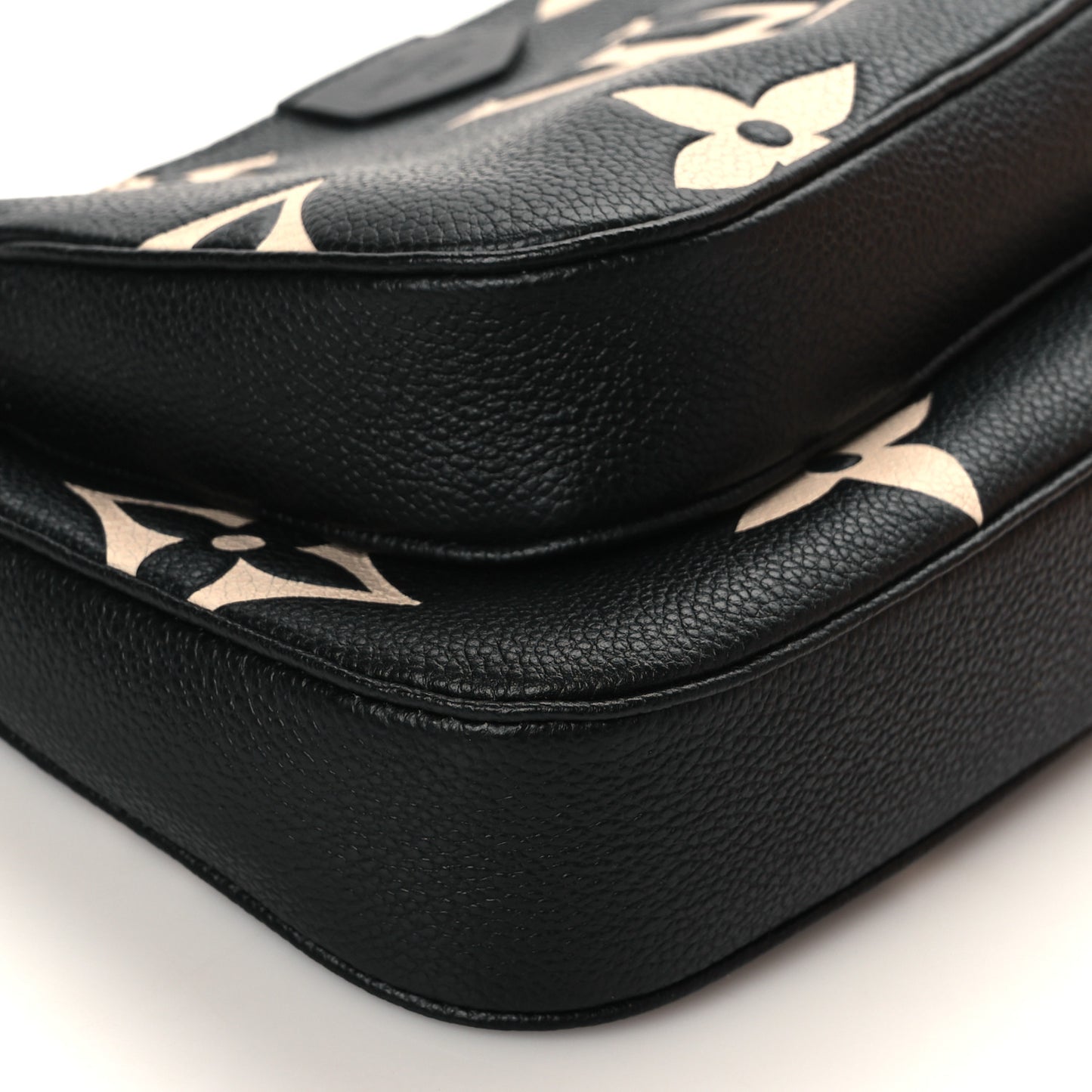 Empreinte Monogram Giant Multi Pochette Accessories Black Beige