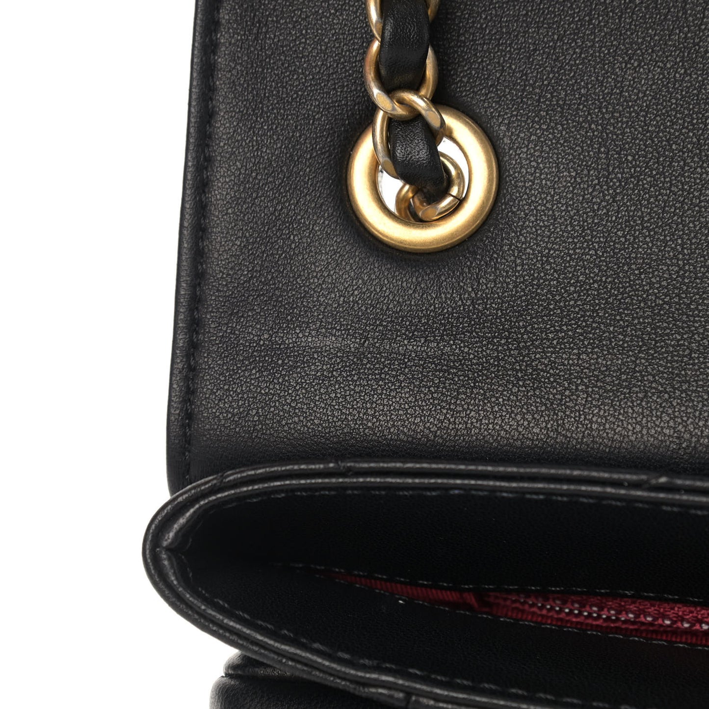 Lambskin Medium Sleek And Chic Flap Black