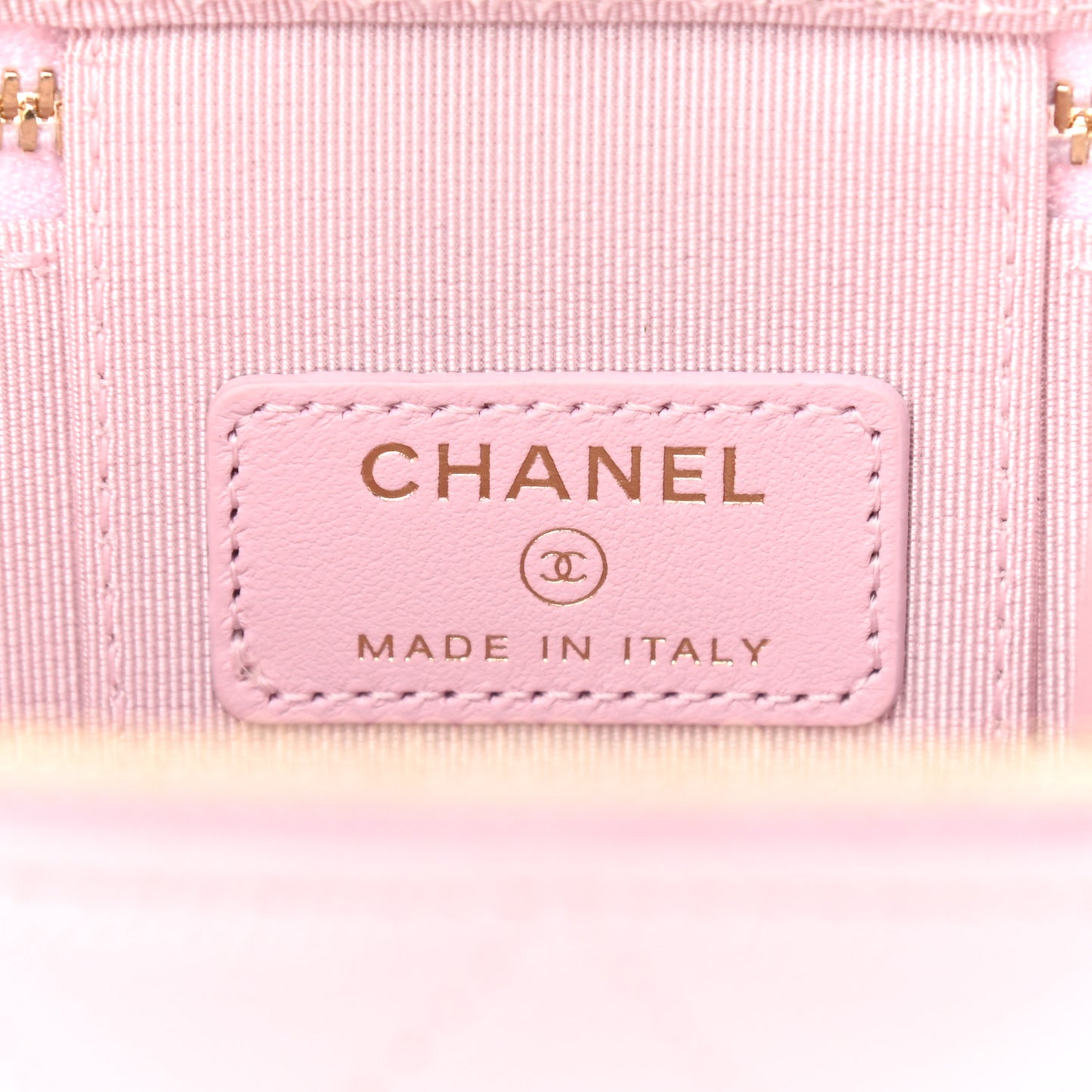 Caviar Quilted Mini Vanity Case With Chain Light Pink