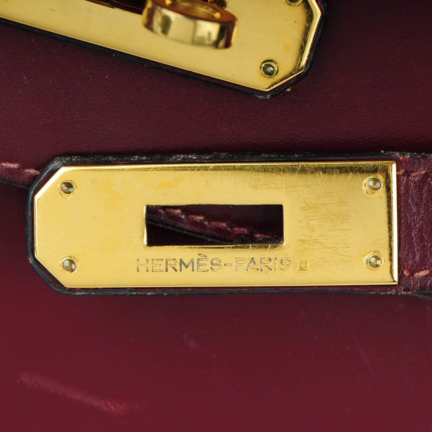 Box Kelly Sellier 28 Rouge H