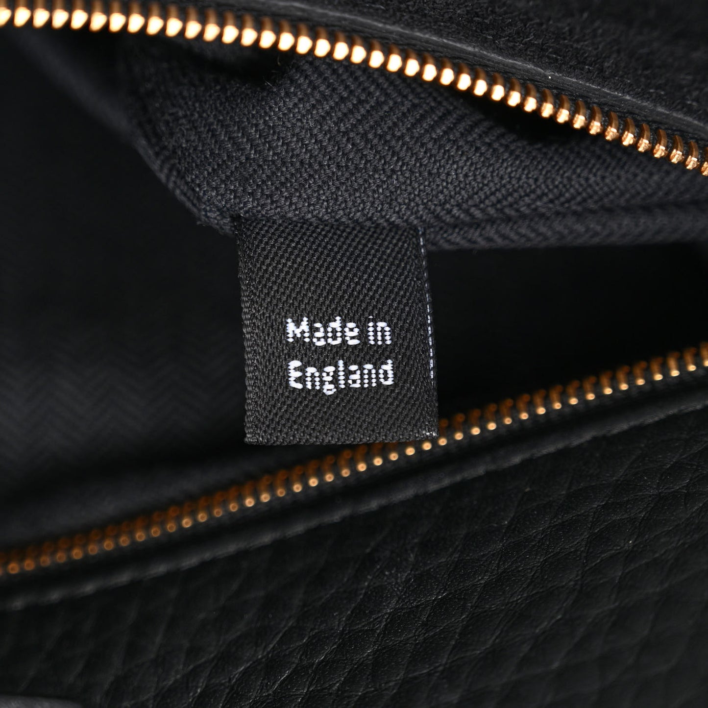 Heavy Grain Iris Tote Black
