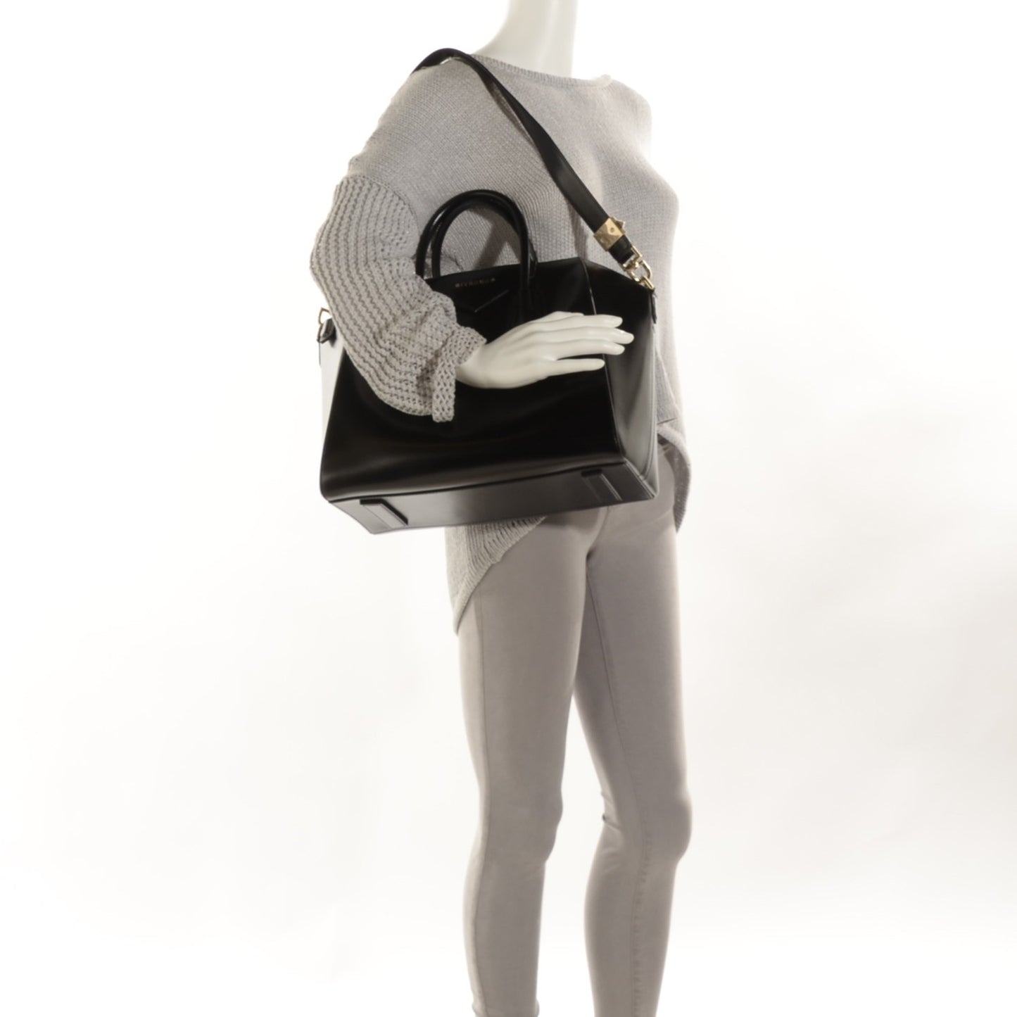 Shiny Lord Calfskin Medium Antigona Black
