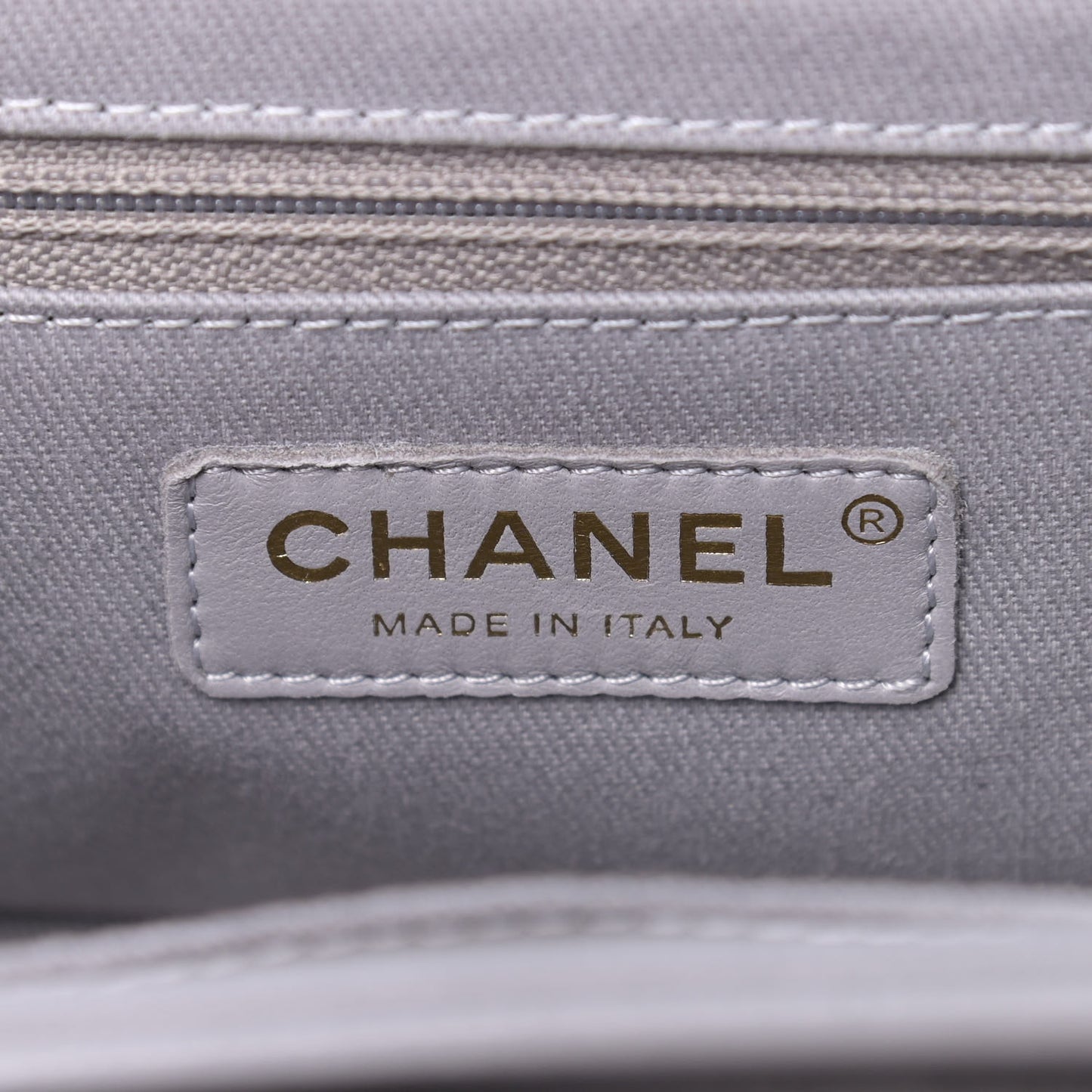 Caviar Quilted Small Business Affinity Flap Grey