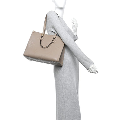 Louis Vuitton Empreinte Monogram Giant Onthego MM Tourterelle 2 of 9