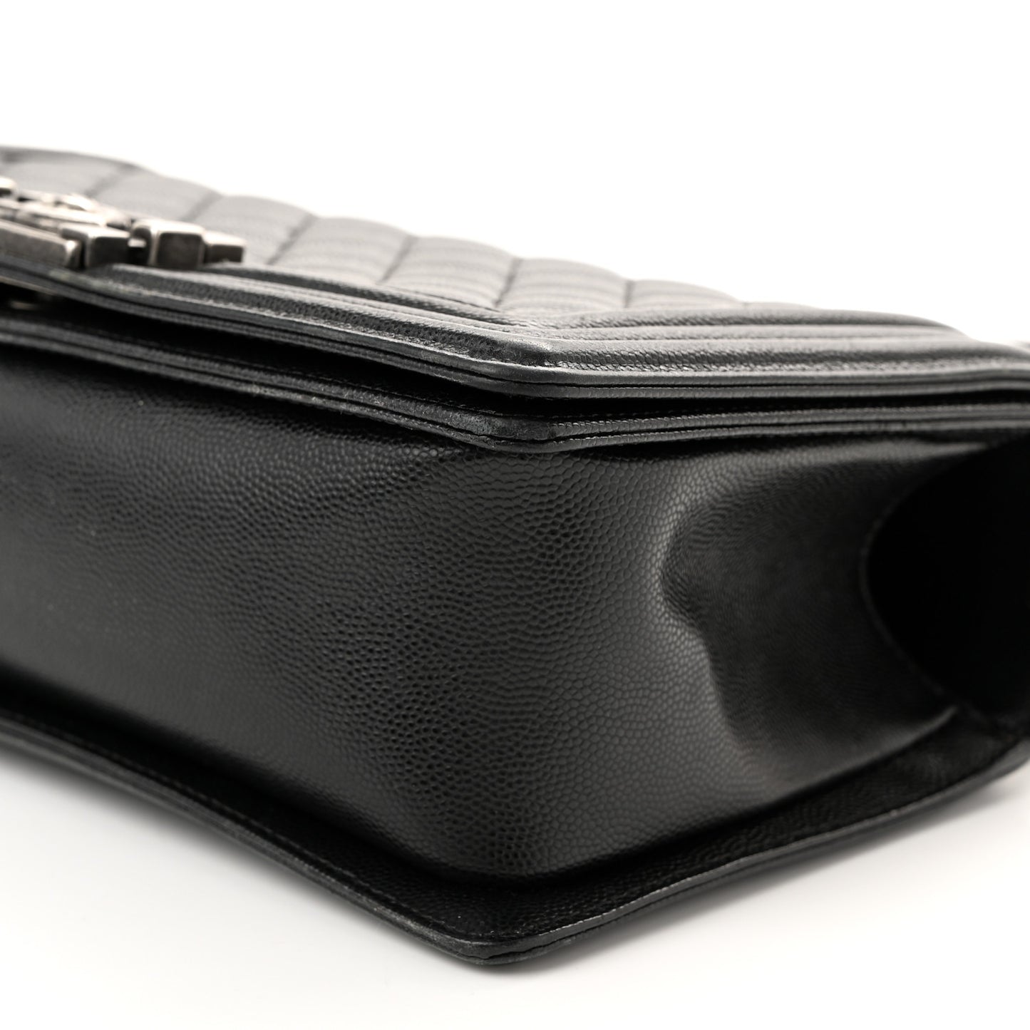 Caviar Quilted Medium Boy Flap Black
