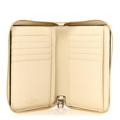 Valentino Garavani Pebbled Calfskin Rockstud Compact Zip Around Wallet Light Ivory 5 of 7