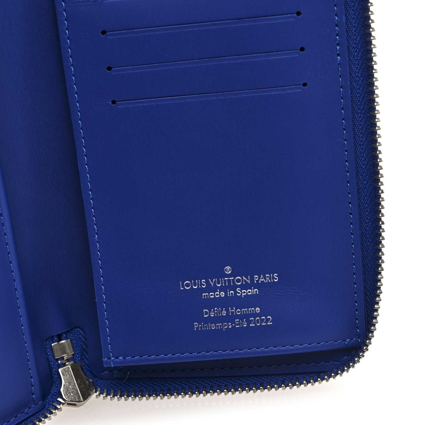 Taurillon Illusion Zippy Vertical Wallet Bleu Rose