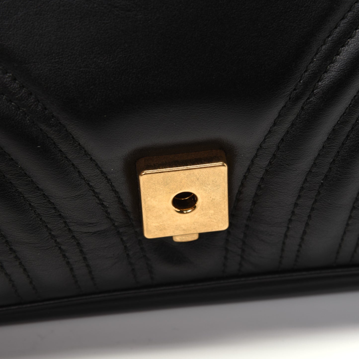 Calfskin Matelasse Medium GG Marmont Shoulder Bag Black