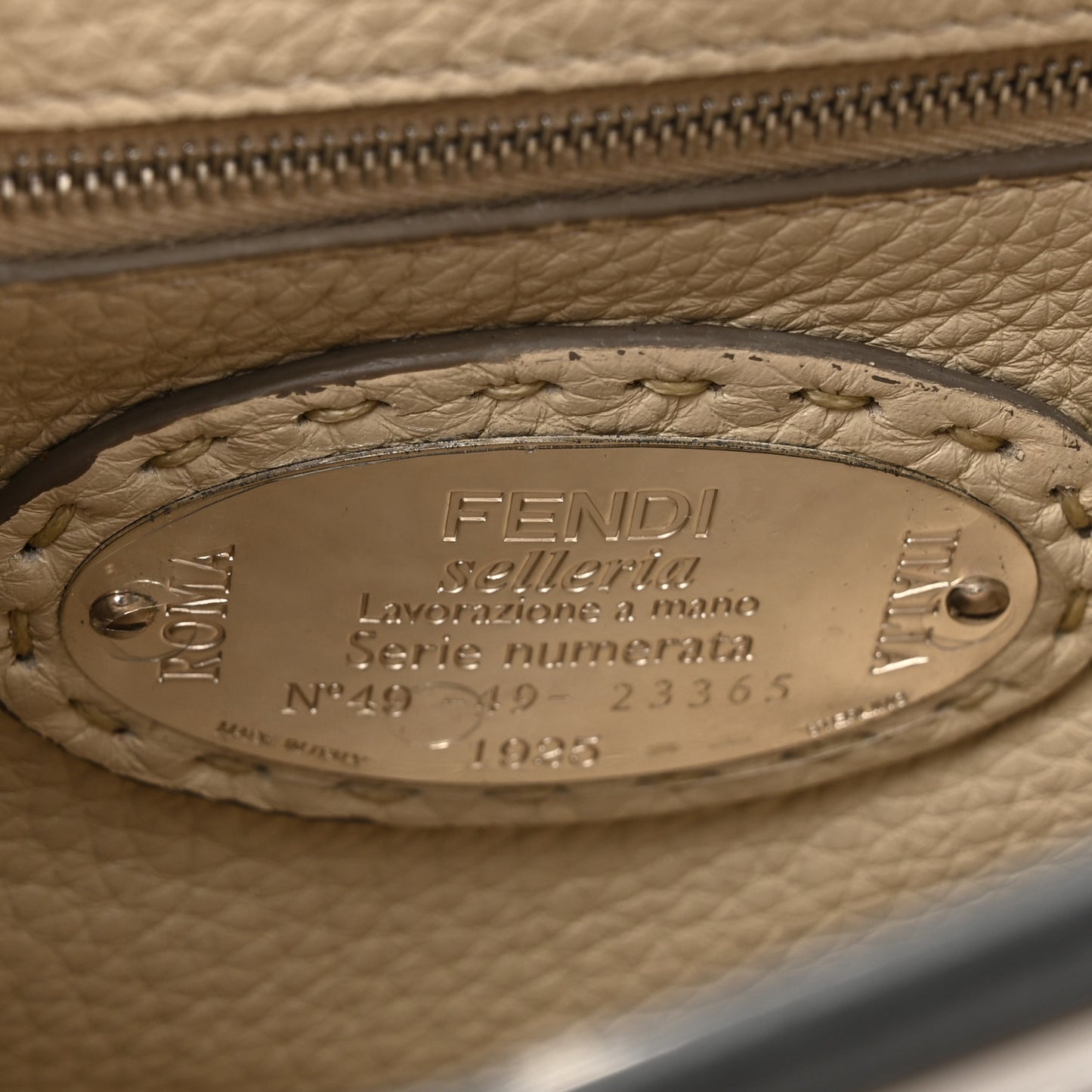 Cuoio Romano Selleria Bi-Color Mini Peekaboo Iconic Satchel Asfalto Latte