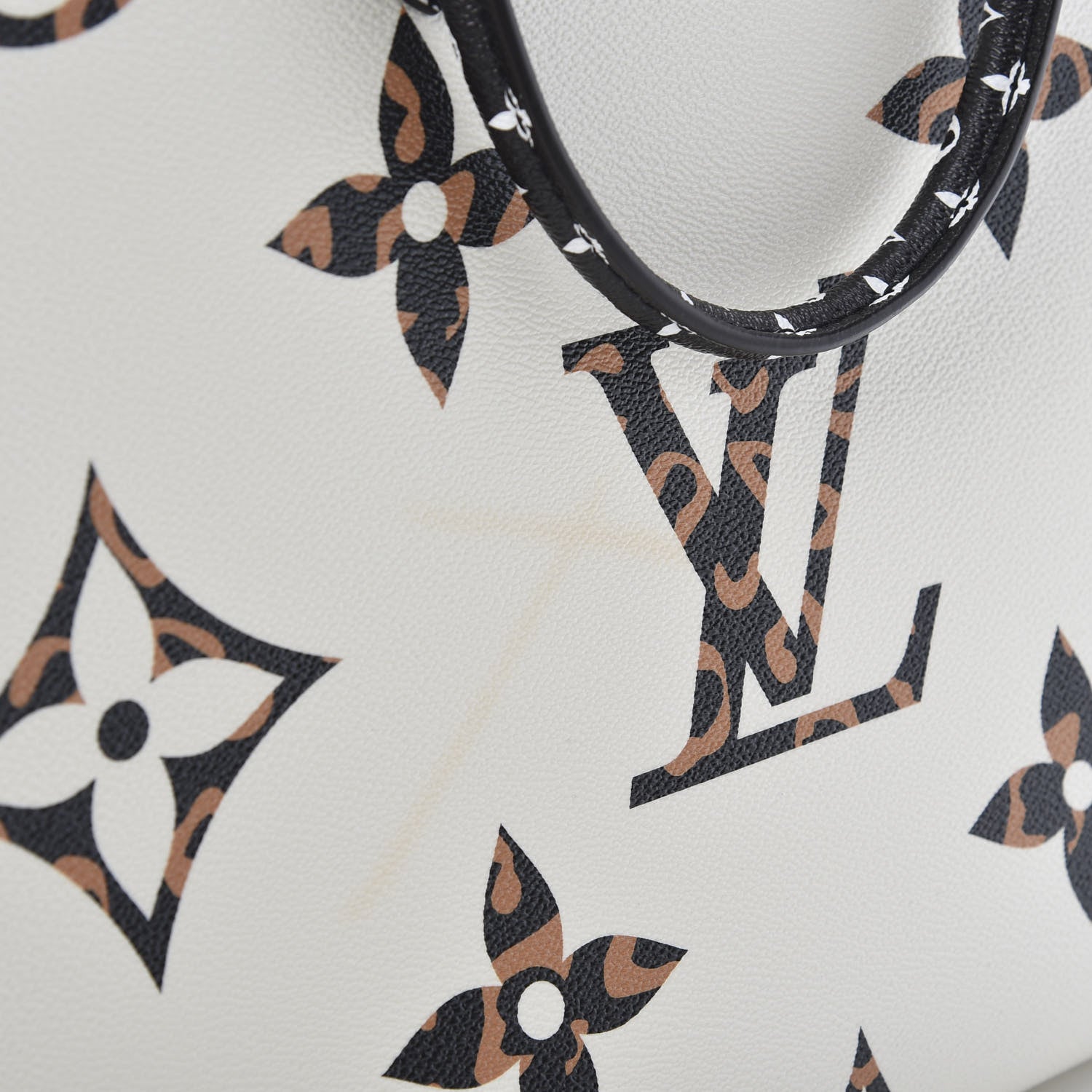 Louis Vuitton Monogram Giant Jungle Onthego GM Ivory 12 of 13