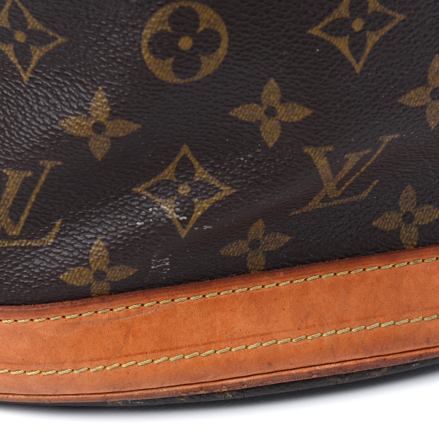 Monogram Petit Bucket 23