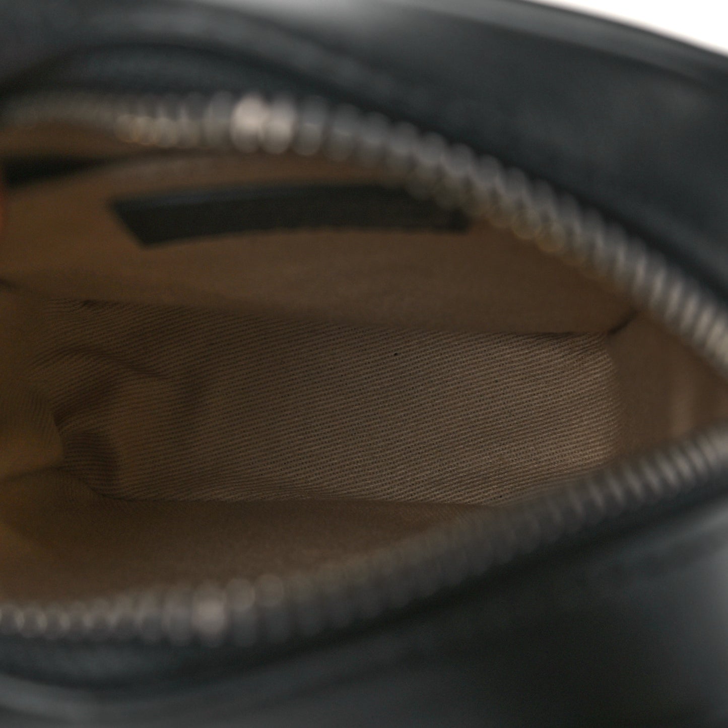 Smooth Calfskin Le Cuerda Vertical Black