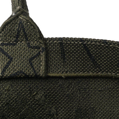 Christian Dior Canvas Embroidered Graffiti Book Tote Vert 10 of 11