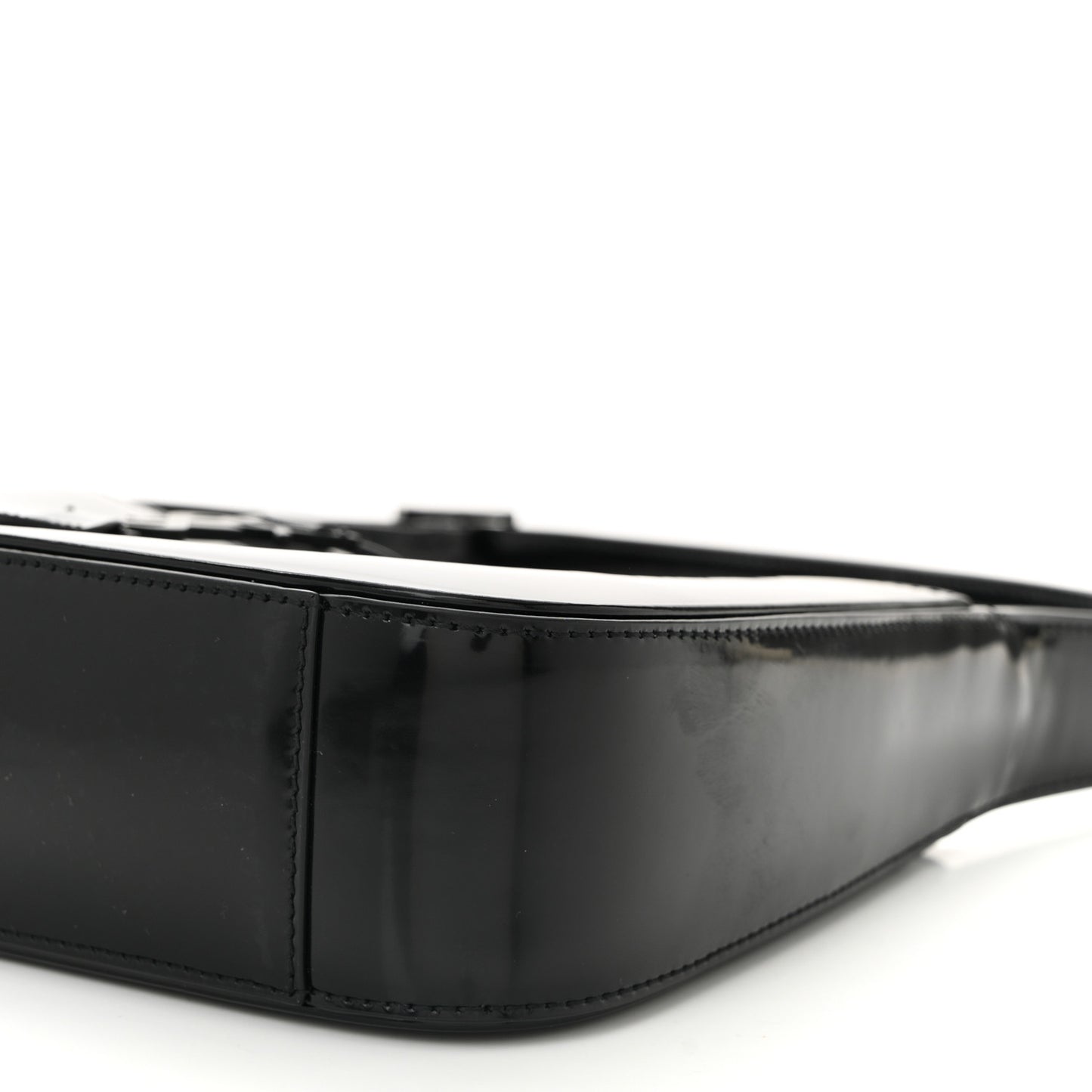 Patent Calfskin Monochrome Le 5 A 7 Hobo Black