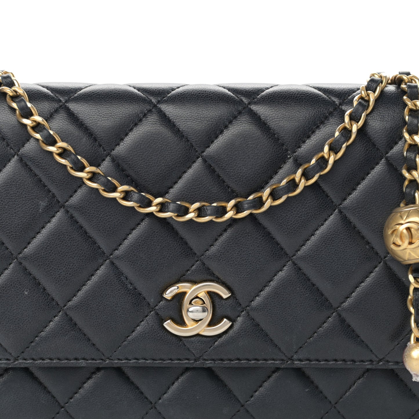 Lambskin Quilted CC Pearl Crush Wallet on Chain WOC Black