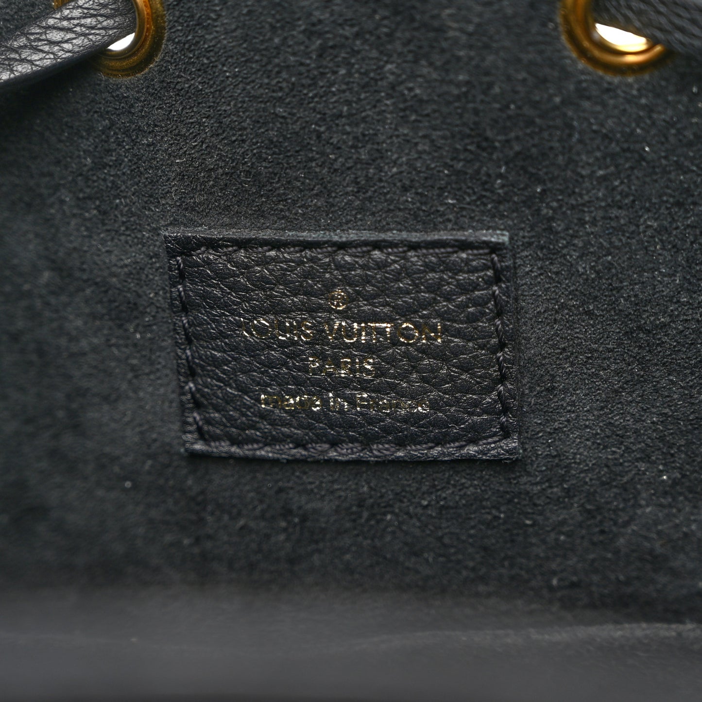 Calfskin Lockme Bucket MM Black