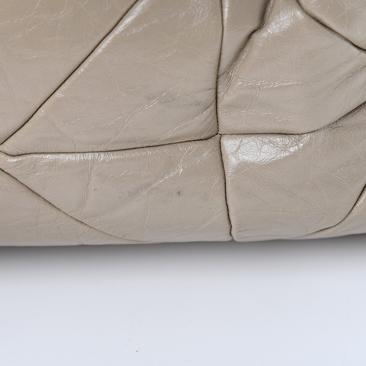 Calfskin Quilted Stam Light Grey