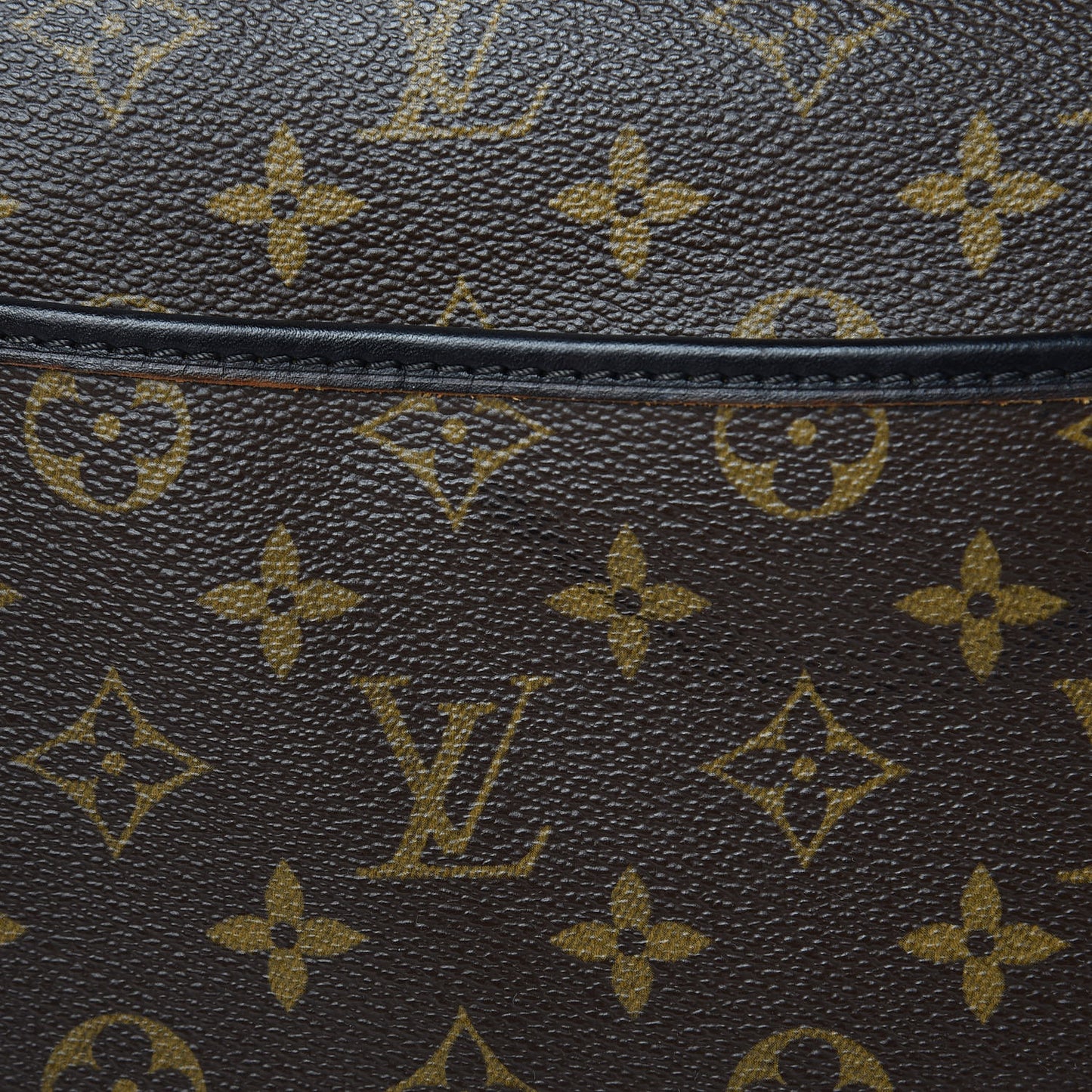Monogram Alize 24 Heures