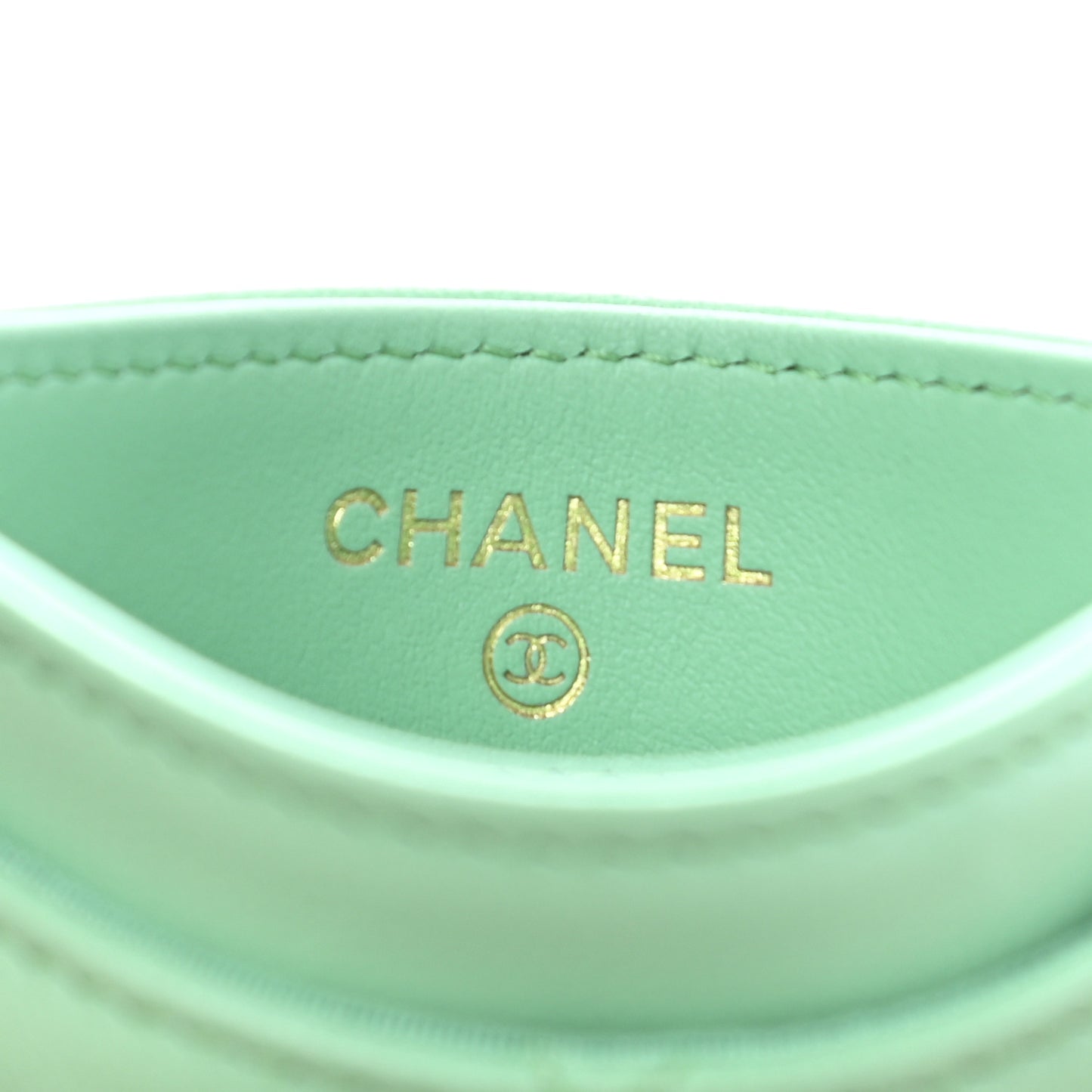 Shiny Goatskin Quilted Chanel 19 Card Holder Green