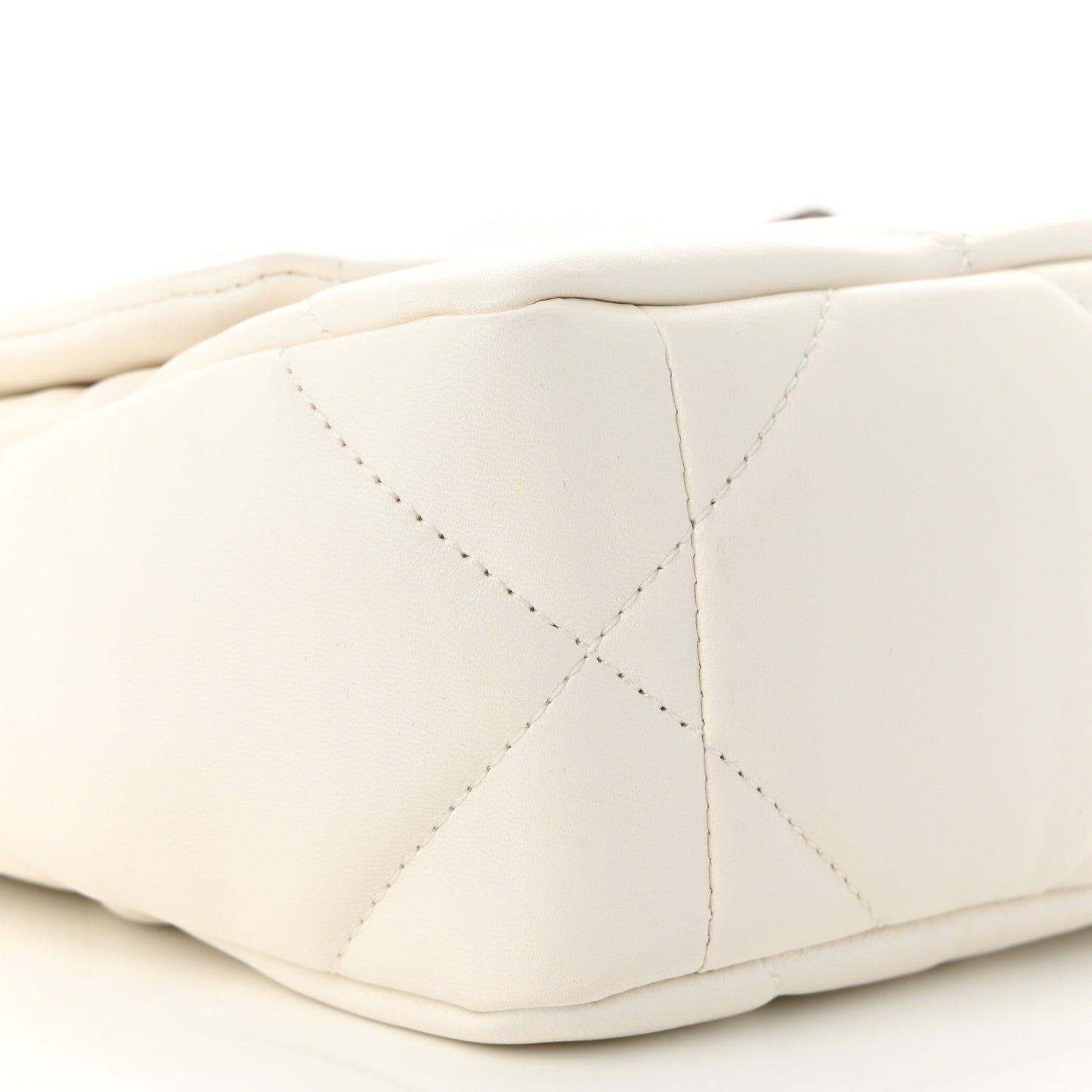 Lambskin Quilted Medium Chanel 19 Flap White