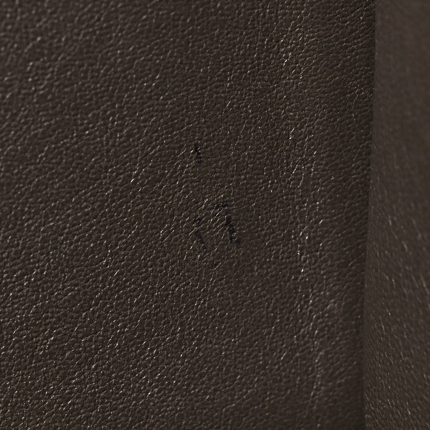 Drummed Calfskin Suede Medium Trapeze Souris