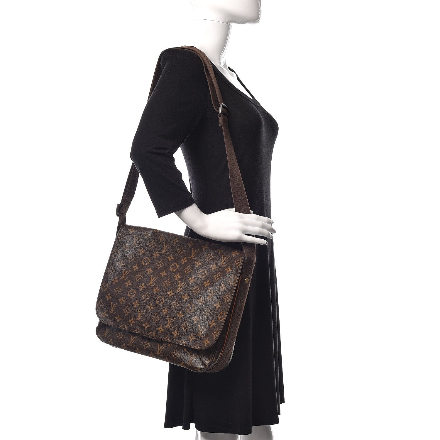 Louis Vuitton Monogram Beaubourg MM Messenger Bag 2 of 10